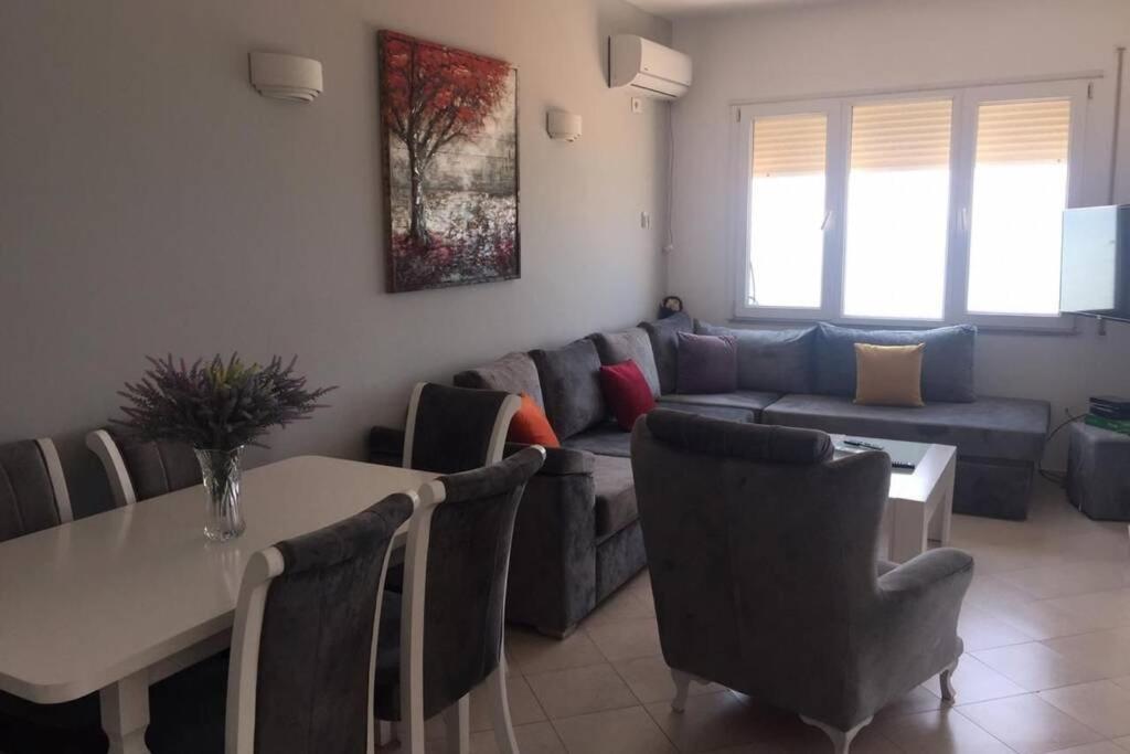 Modern Sea View Apartment For A Perfect Holiday Дуррес Экстерьер фото