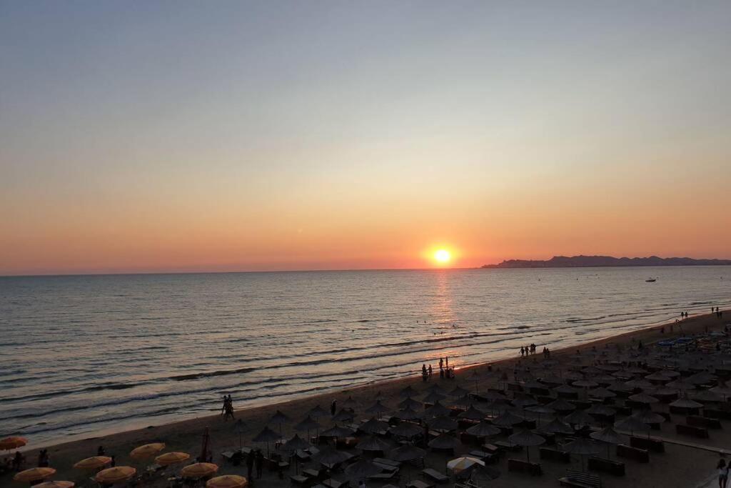 Modern Sea View Apartment For A Perfect Holiday Дуррес Экстерьер фото